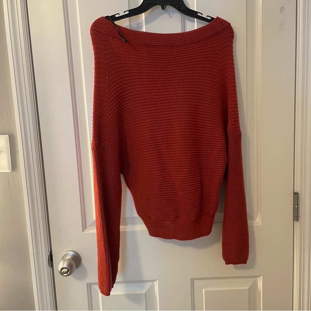 Crossover sweater - Picture 2 of 2
